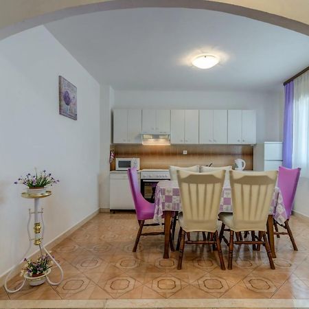 Apartment Luce Подстрана Екстериор снимка