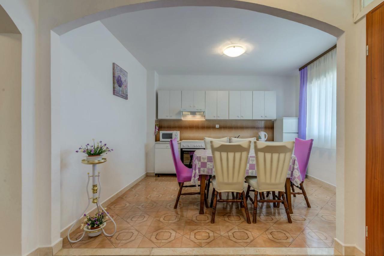 Apartment Luce Подстрана Екстериор снимка