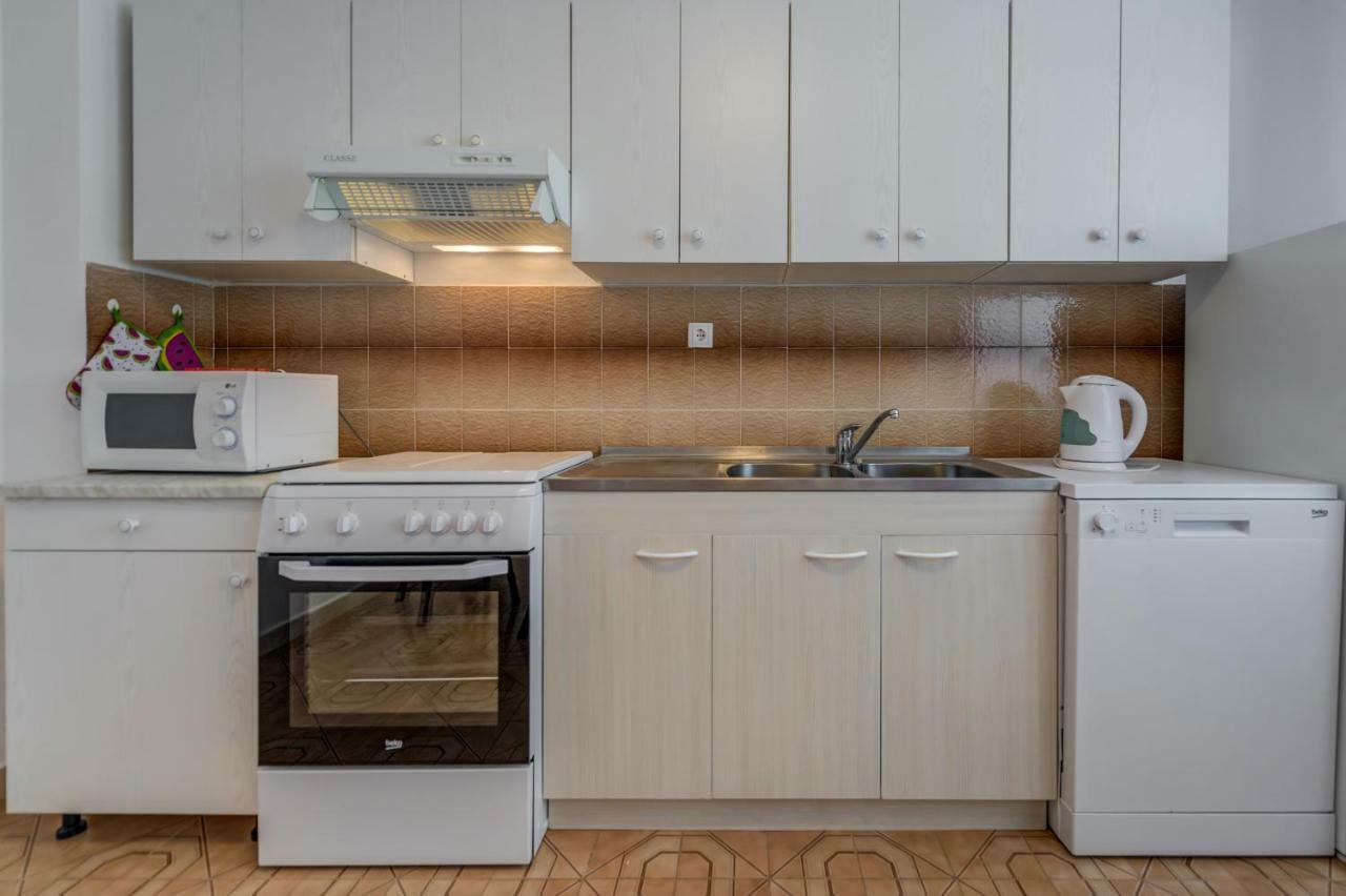 Apartment Luce Подстрана Екстериор снимка