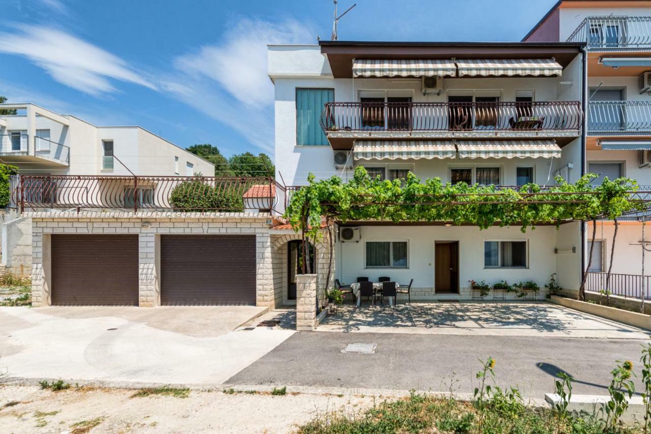 Apartment Luce Подстрана Екстериор снимка