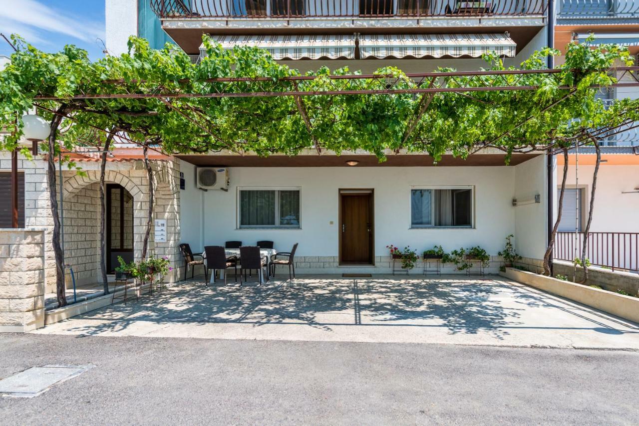 Apartment Luce Подстрана Екстериор снимка